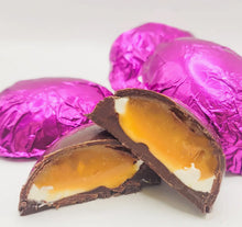 Load image into Gallery viewer, Vegan Cream Egg